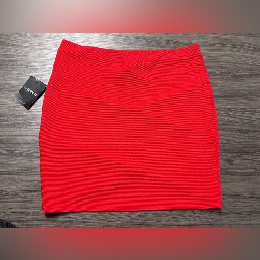 Forever 21 Red Skirt Size Large NWT - Picture 5 of 5